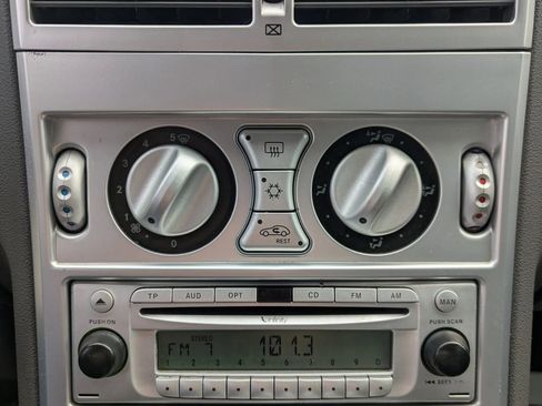 Used 2005 Chrysler Crossfire Limited image 3