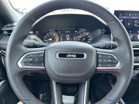Used 2025 Jeep Compass Trailhawk AWD/4WD image 26