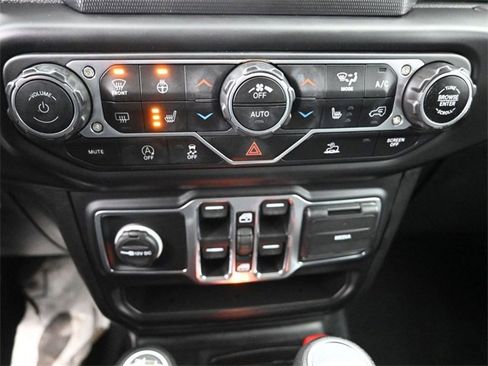 Used 2021 Jeep Gladiator Overland w/ Cold Weather Group image 13