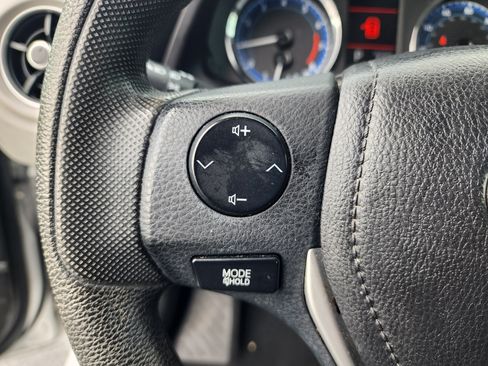 Used 2017 Toyota Corolla LE image 28