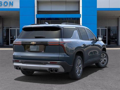 New 2025 Chevrolet Traverse LT w/ Enhanced Driving Package image 4