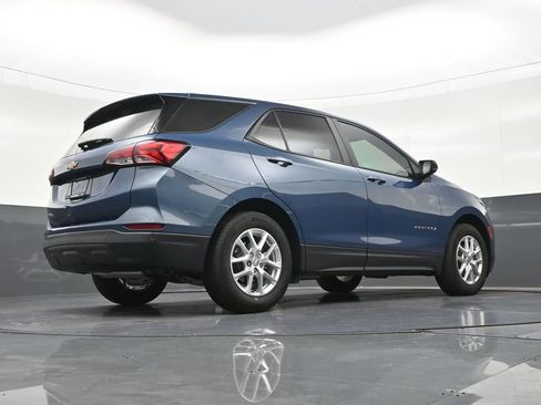 Used 2024 Chevrolet Equinox LS w/ Driver Confidence II Package FWD image 27