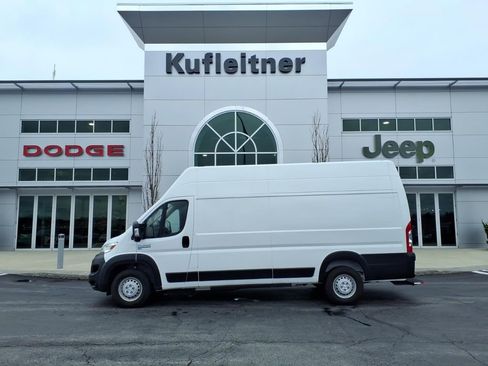 Used 2024 RAM ProMaster 3500 w/ Delivery Van Package FWD image 1