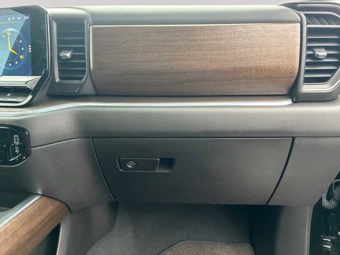 Certified 2022 Chevrolet Silverado 1500 High Country w/ Technology Package image 29