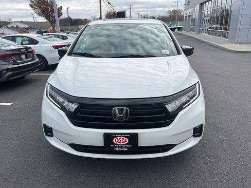 Used 2023 Honda Odyssey Sport image 3