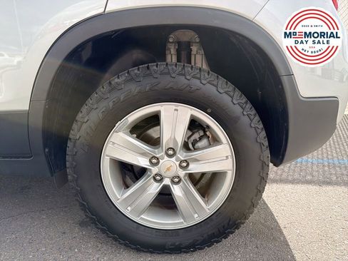 Used 2022 Chevrolet Trax LT w/ Driver Confidence Package AWD/4WD image 27