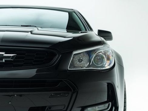 Used 2017 Chevrolet SS RWD image 7