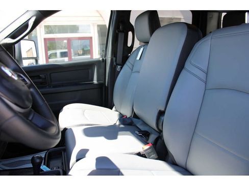 New 2024 RAM 2500 Tradesman w/ Chrome Appearance Group image 21