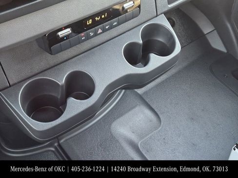 Used 2025 Mercedes-Benz Sprinter 2500 image 20