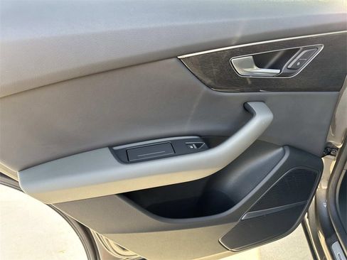 Used 2019 Audi Q8 Premium Plus w/ Premium Plus image 11