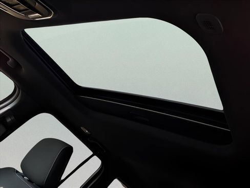 New 2025 Jeep Grand Cherokee Laredo w/ Luxury Tech Group I image 9