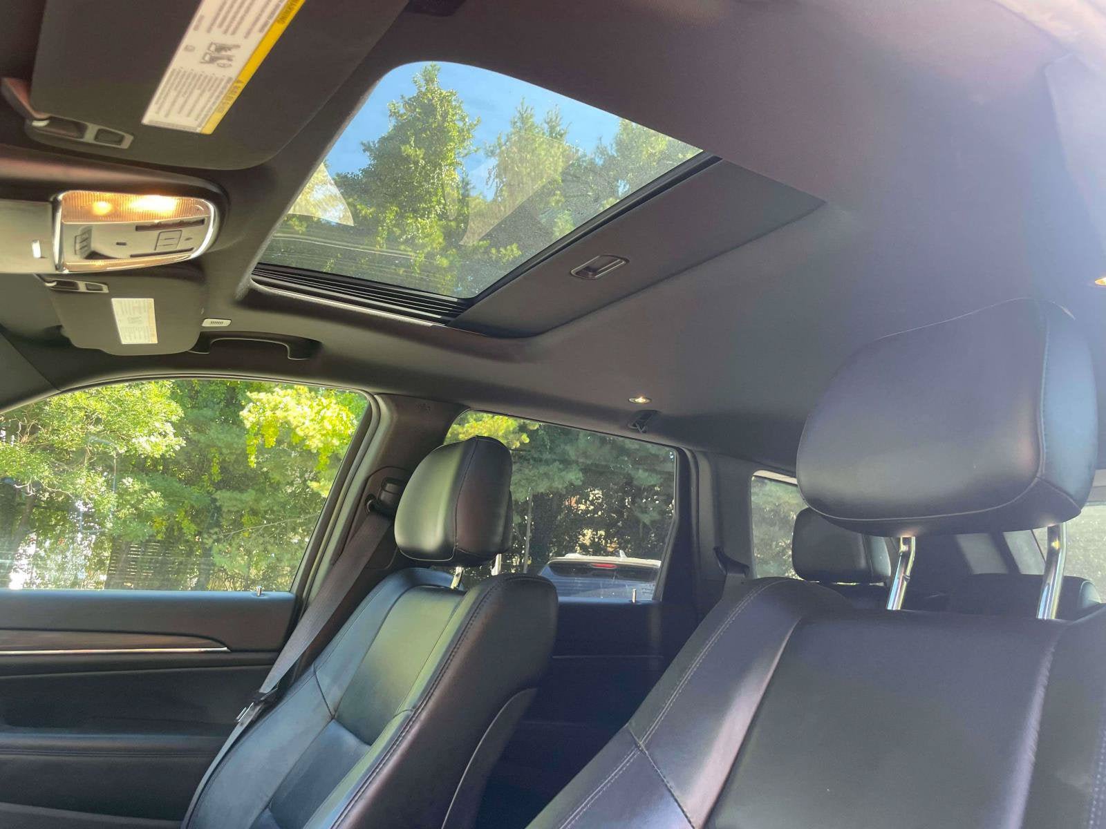 Used 2021 Jeep Grand Cherokee Limited AWD/4WD image 19