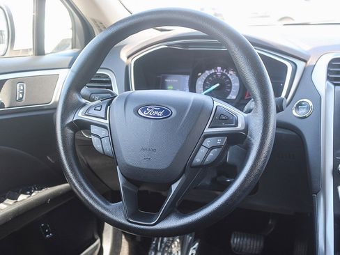 Used 2020 Ford Fusion SE image 16
