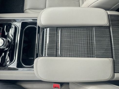 Used 2022 Jeep Wagoneer Series III w/ Premium Group I image 40