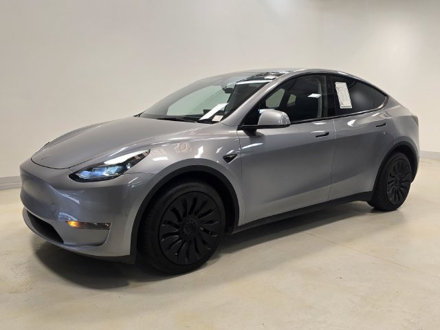 Used 2024 Tesla Model Y Long Range AWD/4WD image 31