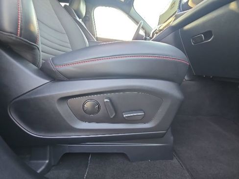 Used 2025 Ford Explorer ST-Line w/ ST-Line Street Pack AWD/4WD image 23