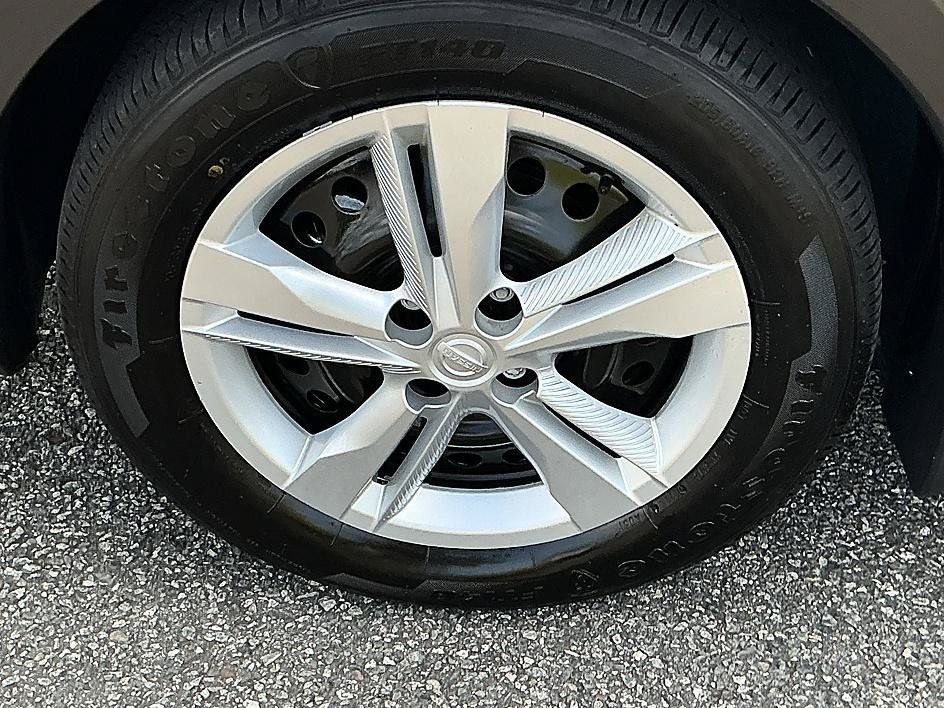 Used 2025 Nissan Kicks Play S FWD image 8