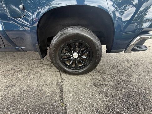 Used 2021 Chevrolet Silverado 1500 LT w/ Convenience Package II AWD/4WD image 36