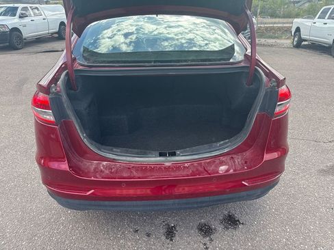Used 2019 Ford Fusion SE FWD image 14