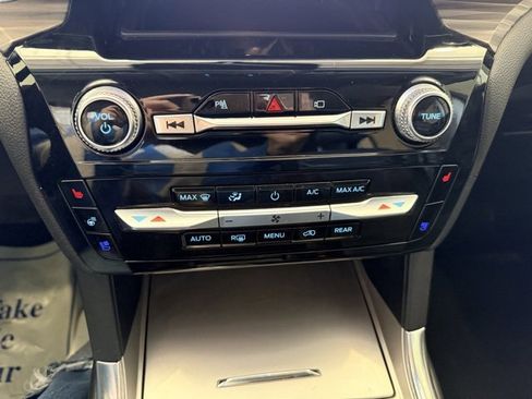 Used 2021 Ford Explorer Limited w/ Hybrid Equipment Group 310A image 37