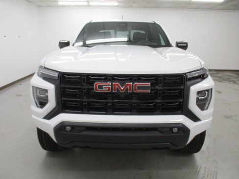 New 2026 GMC Canyon Elevation w/ Convenience Package image 2
