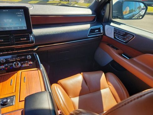 Certified 2020 Lincoln Navigator L Reserve w/ Luxury Package image 23