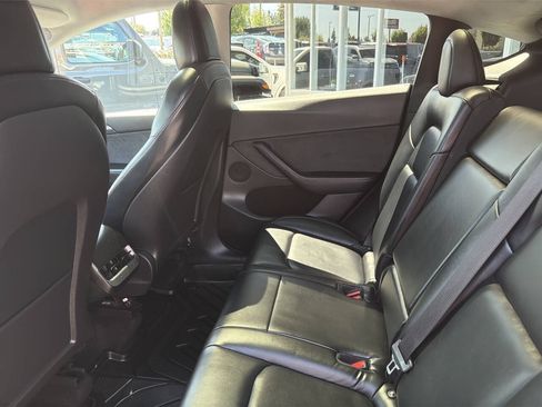 Used 2022 Tesla Model Y Performance AWD/4WD image 17