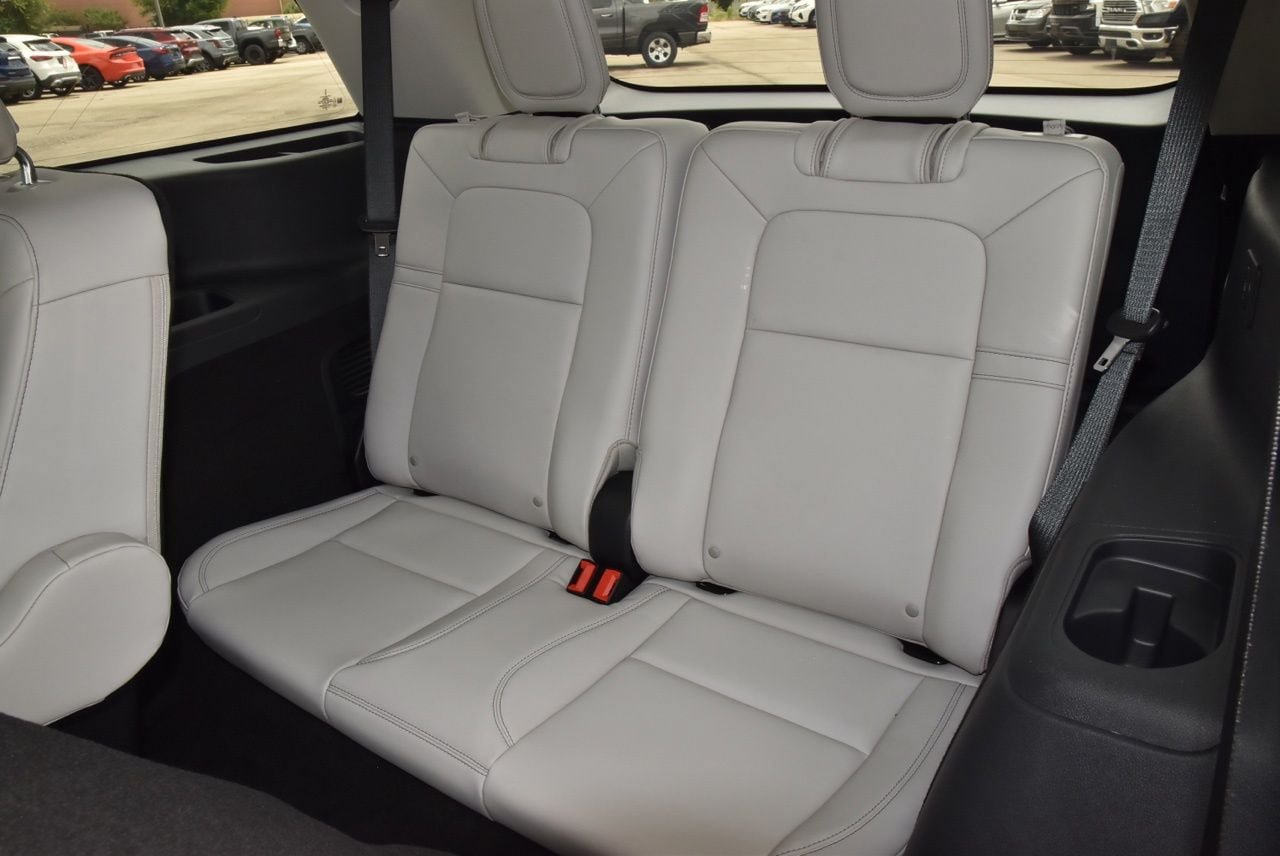 New 2026 Lincoln Aviator AWD image 15