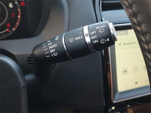 Used 2019 Jaguar F-PACE Portfolio image 34