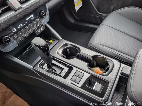 New 2026 Subaru Outback Limited AWD/4WD image 22