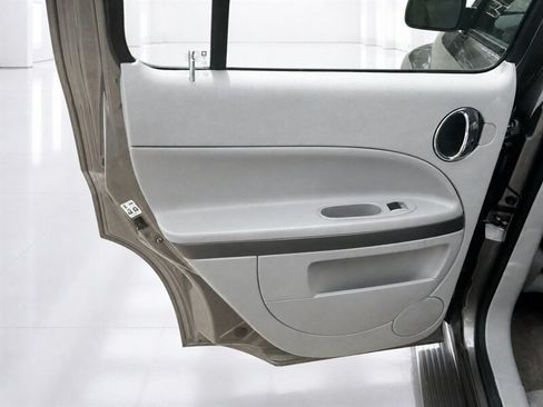 Used 2011 Chevrolet HHR LT FWD image 30