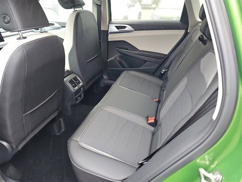 New 2025 Volkswagen Taos SE image 19