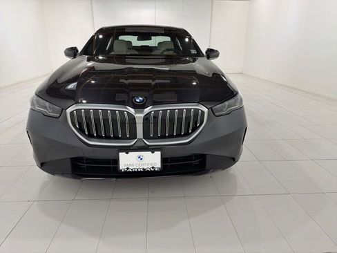 Certified 2024 BMW 530i xDrive w/ Premium Package AWD/4WD image 8
