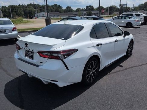 Certified 2022 Toyota Camry SE FWD image 7