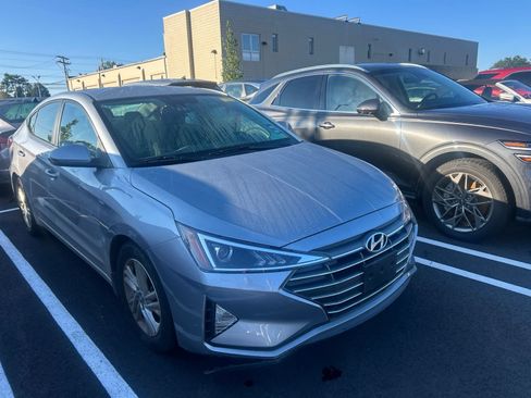 Used 2020 Hyundai Elantra SEL w/ Cargo Package (C1) FWD image 2
