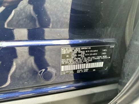 Used 2021 Toyota Venza LE w/ Carpet Mat Package (TMS) image 28