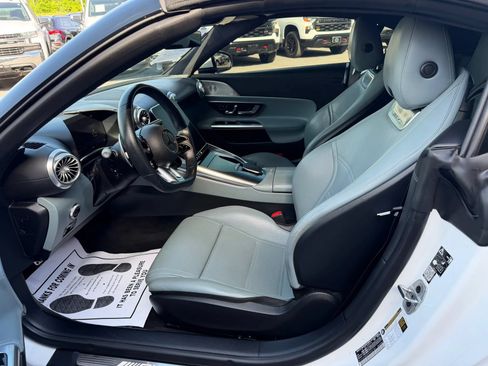 Used 2022 Mercedes-Benz SL 55 AMG 4MATIC w/ Driver Assistance Package image 7