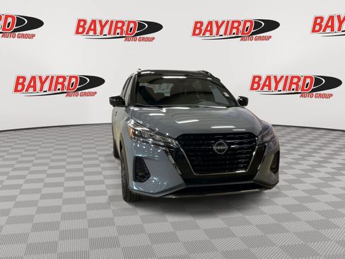 Used 2024 Nissan Kicks SR w/ SR Premium Package FWD image 3
