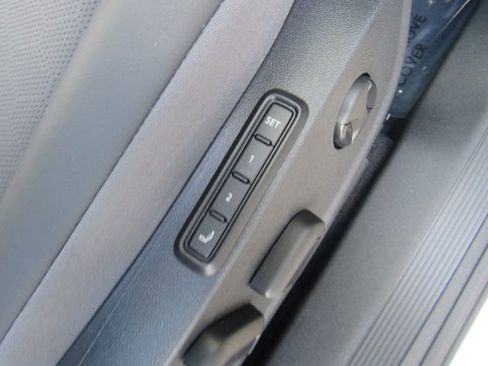 Used 2024 Volkswagen ID.4 S image 25