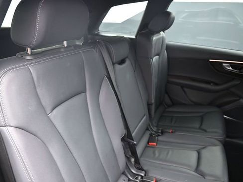 Used 2025 Audi Q7 3.0T Premium Plus AWD/4WD image 36