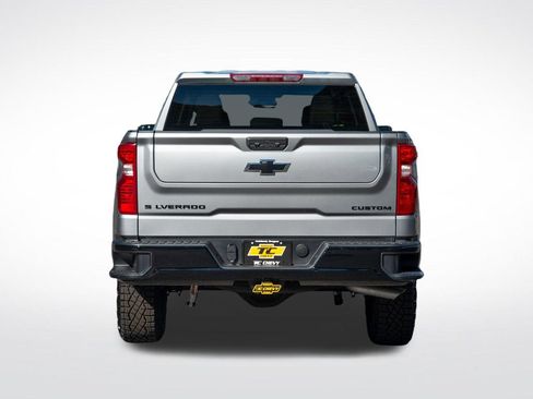New 2026 Chevrolet Silverado 1500 Custom Trail Boss w/ LPO, Dark Essentials Package AWD/4WD image 4