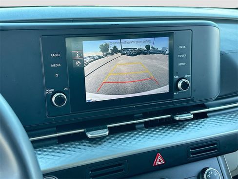 Used 2024 Kia Carnival LX image 13