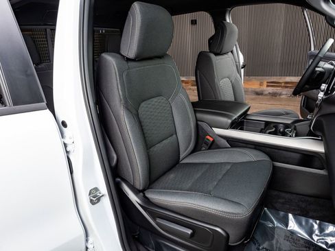 Used 2025 RAM 1500 Big Horn image 31