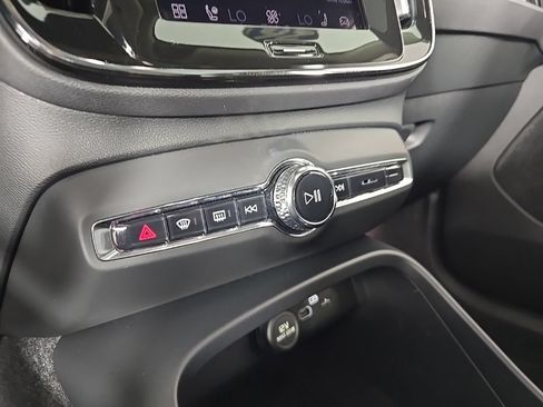 Certified 2026 Volvo XC40 B5 Plus AWD/4WD image 24