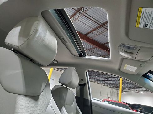 Used 2019 Hyundai Ioniq Limited FWD image 16