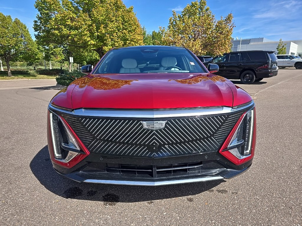 Used 2024 Cadillac Lyriq Luxury AWD/4WD image 8