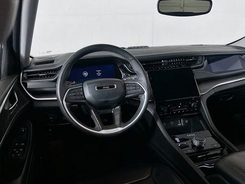 Used 2023 Jeep Grand Cherokee 4WD 4xe image 17