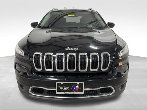 Used 2018 Jeep Cherokee Limited image 2