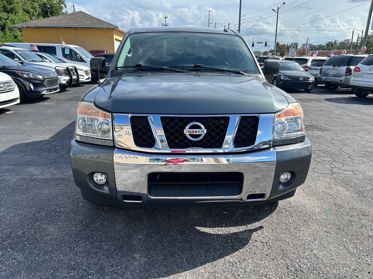 Used 2014 Nissan Titan SV w/ SV Value Truck Package RWD image 3