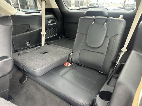 Used 2022 Ford Explorer XLT image 19